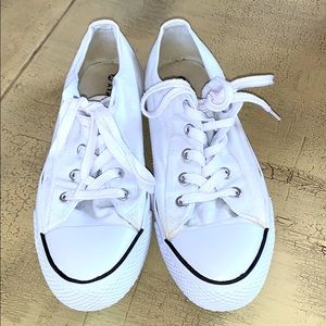 Women Airwalk white sneaker